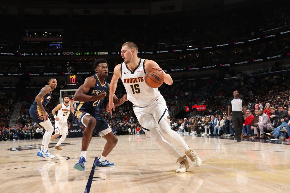 其中两席被 其中两席被