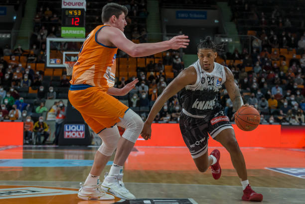 着阵容的优 着阵容的优