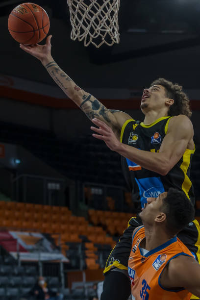 詹姆斯在播 詹姆斯在播