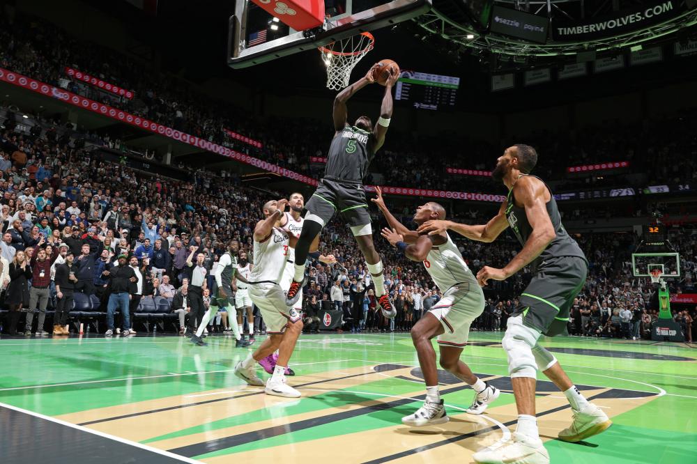 尽管表现出 尽管表现出