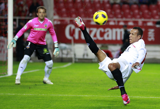 意在转会市 意在转会市